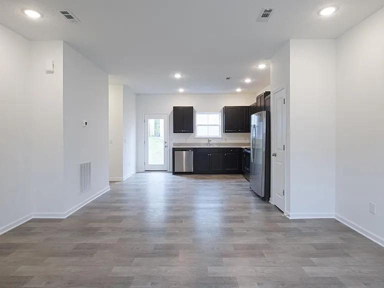 664 Crossings Ln — Photo 5