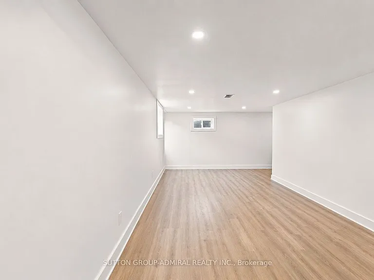 3 Hartland Rd #BASEMENT — Photo 2