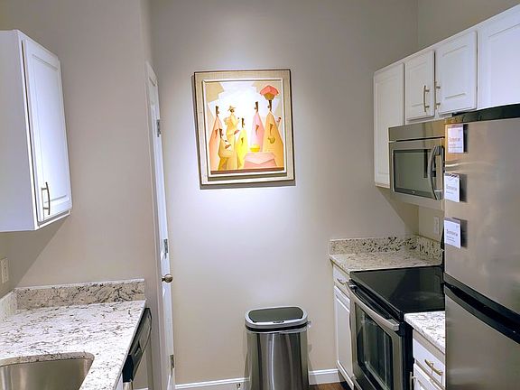 4th image of 903 Providence Pl APT 142