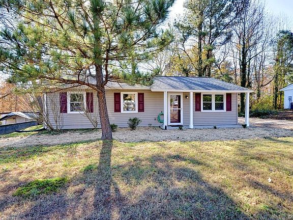 3rd image of 107 Old Colonial Dr