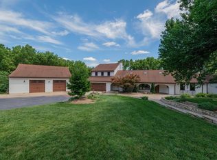 5520 NW Timber Edge Dr, Topeka, KS 66618