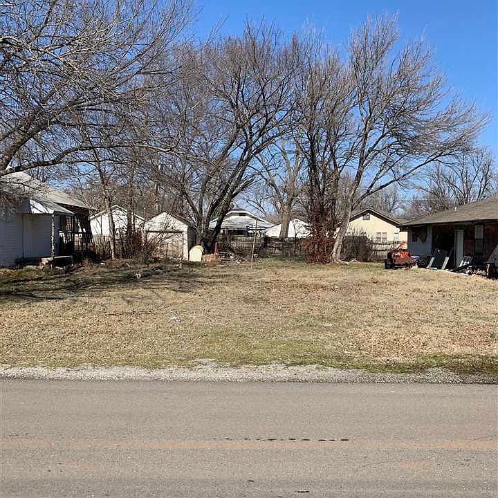 1st image of 516 E 18th Ave
