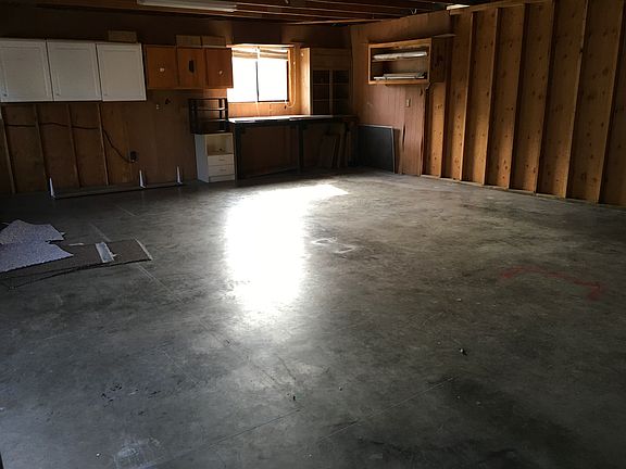 Very large 2 car garage