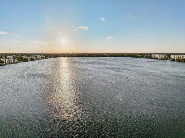 110 Lake Emerald Drive Unit 303, Oakland Park, FL 33309
