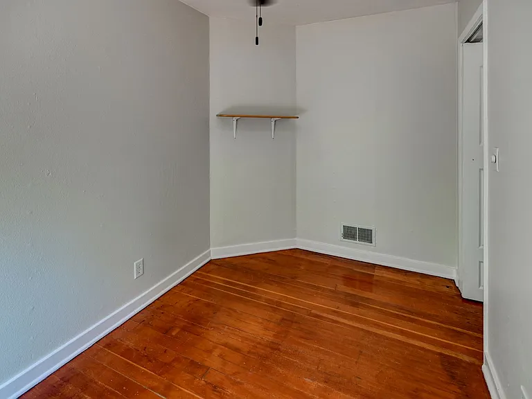 1404 Wyldhaven Ave — Photo 17