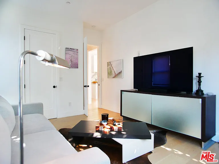 3744 Somerset Dr — Photo 10