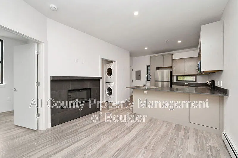 1 bed, 1.0 bath, 473 sqft, $2,100 — Photo 2