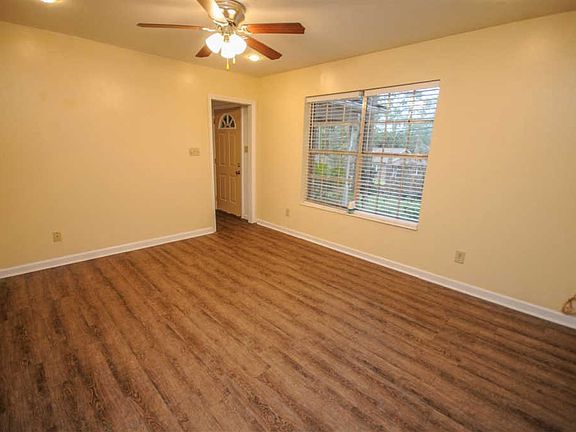 5th image of 2129 Longview Dr
