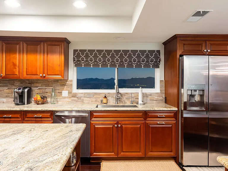 1234 E Tujunga Ave — Photo 70