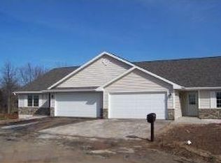 4385 Autumn Hills Dr, Oshkosh, WI 54904