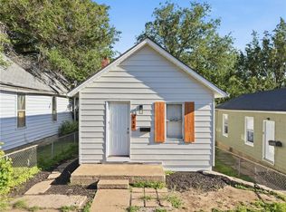 713 Dakota St, Leavenworth, KS 66048