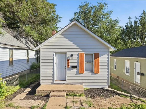 713 Dakota St, Leavenworth, KS 66048