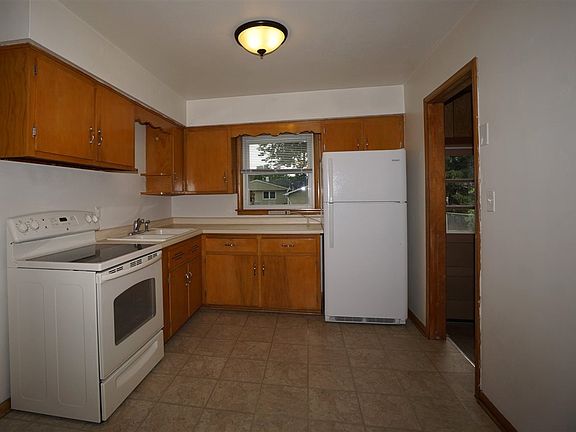 4th image of 6221 Walker Ave
