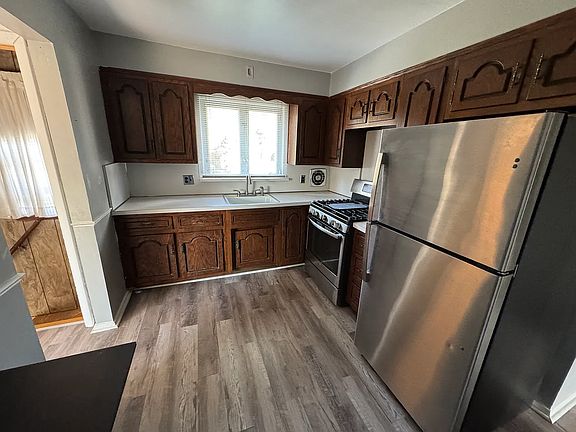 2nd image of 355 8th St Floor 2
