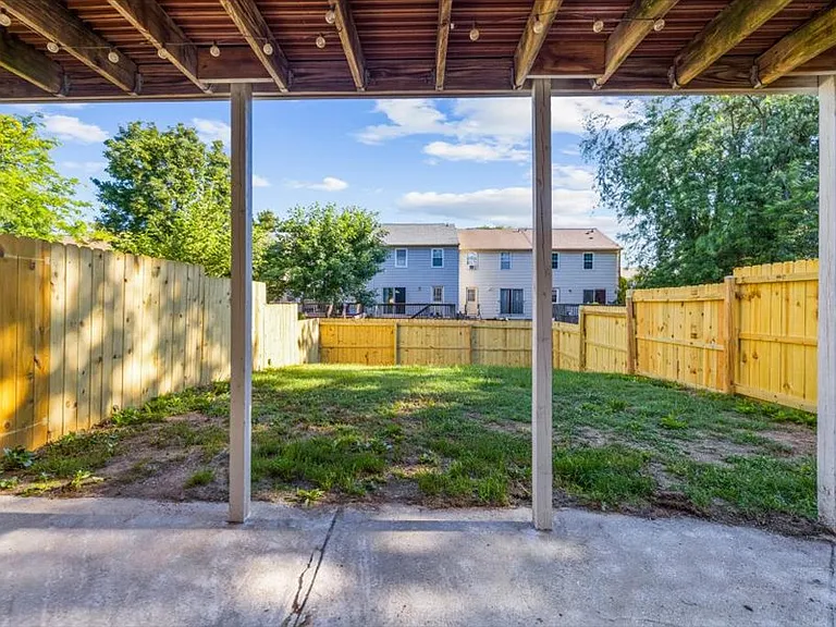8638 Gambier Hbr — Photo 35