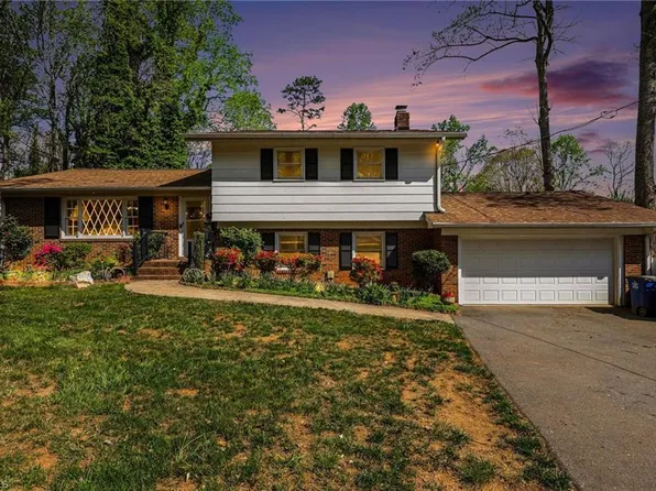 2801 Brookhill Dr, Winston Salem, NC 27127