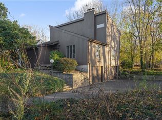 9 Highmeadow Dr, Westerly, RI 02891