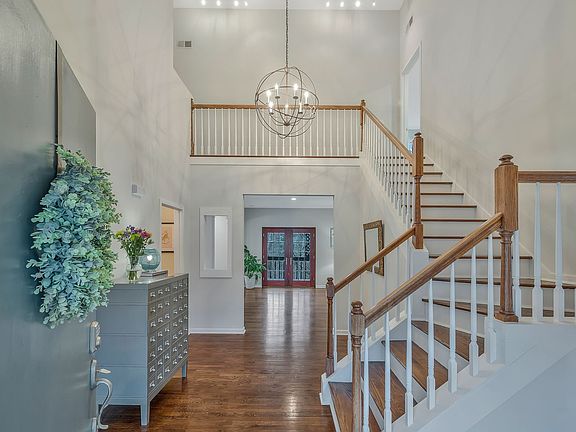 3rd image of 512 Harpeth Oaks Ct
