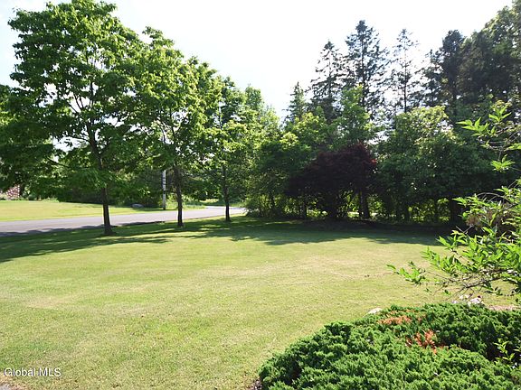 3rd image of 123 Oak Ridge Drive