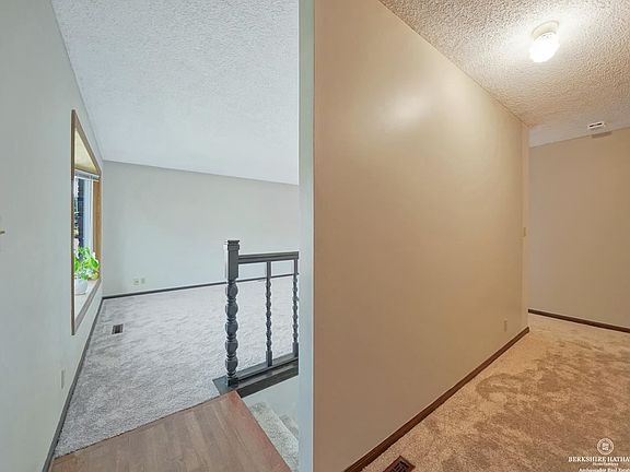 4th image of 7321 Yosemite Dr