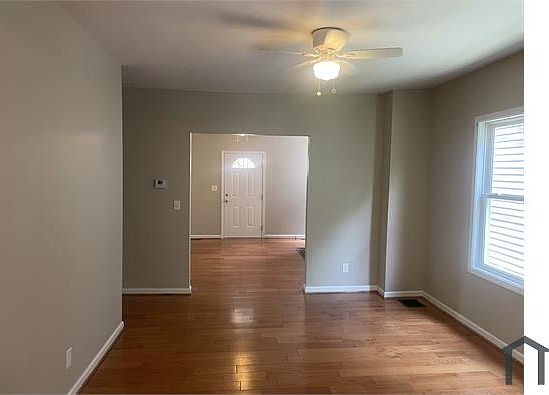 3rd image of 101 S Longworth Ave