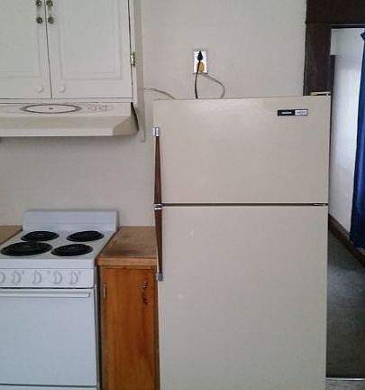 2nd image of 806 1/2 S 31st St
