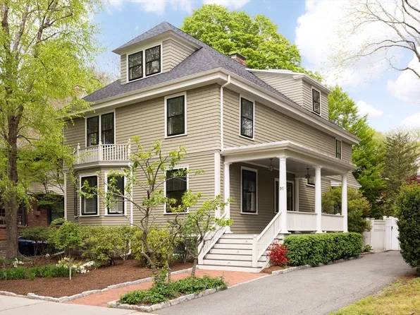 95 Babcock St, Brookline, MA 02446