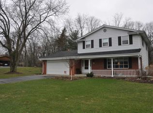 W319N877 Cobblestone Ct, Delafield, WI 53018