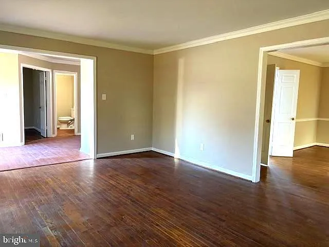 4 bed, 2.5 bath, 2910 sqft, $4,200 — Photo 2