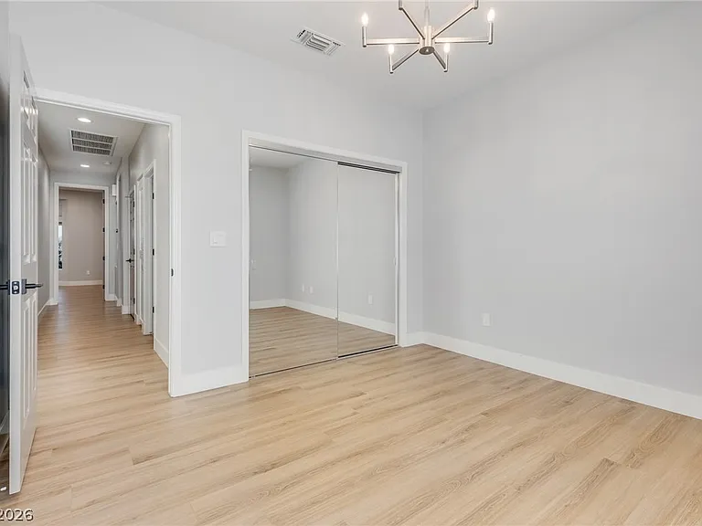 2508 Sandilands Dr — Photo 30