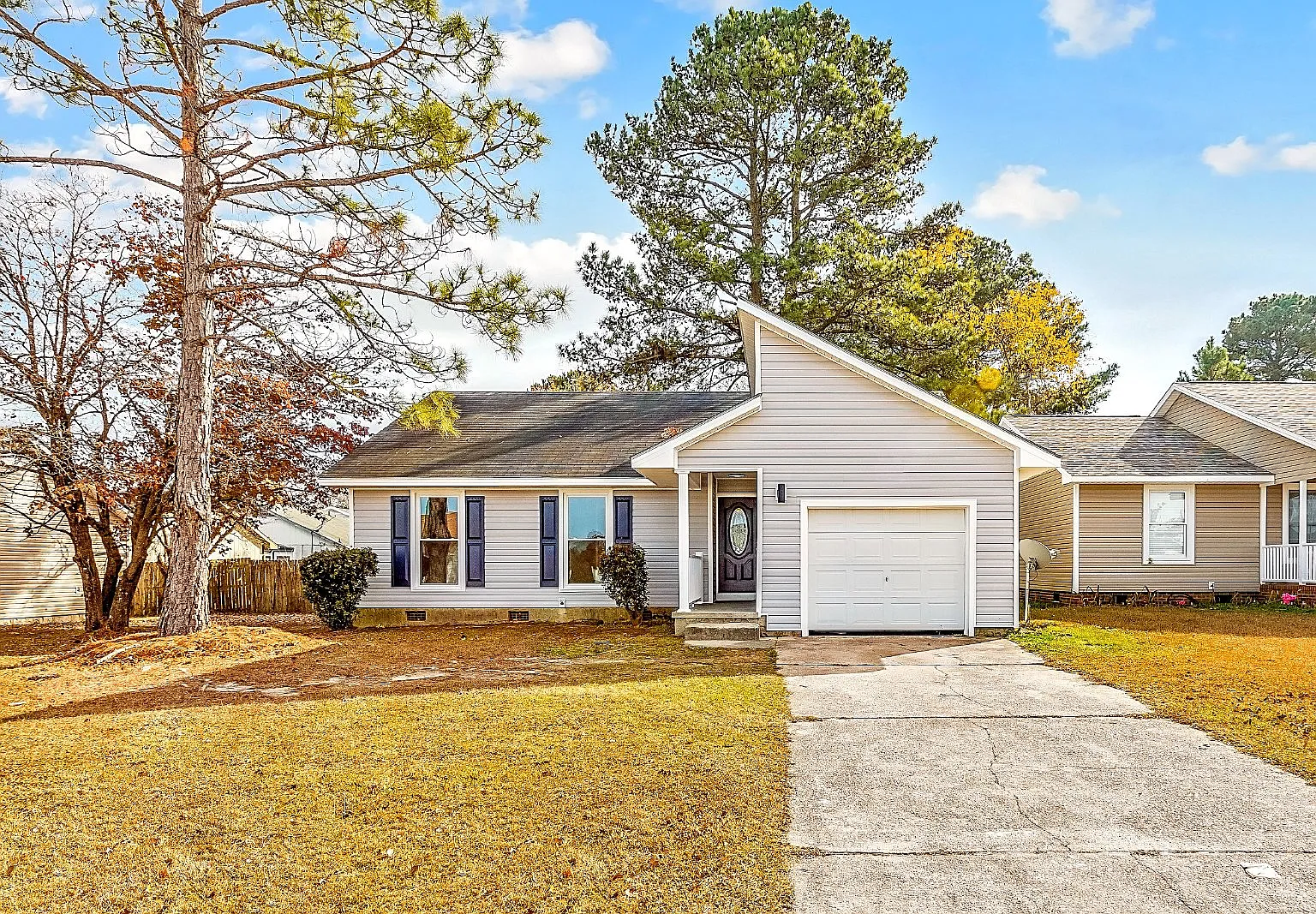3 bed, 2.0 bath, 1204 sqft, $1,425 — Photo 1