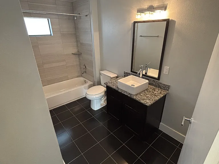 Jackson Apartments — Photo 11