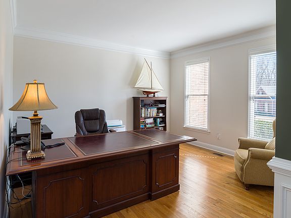 3rd image of 575 Devon Brooke Dr