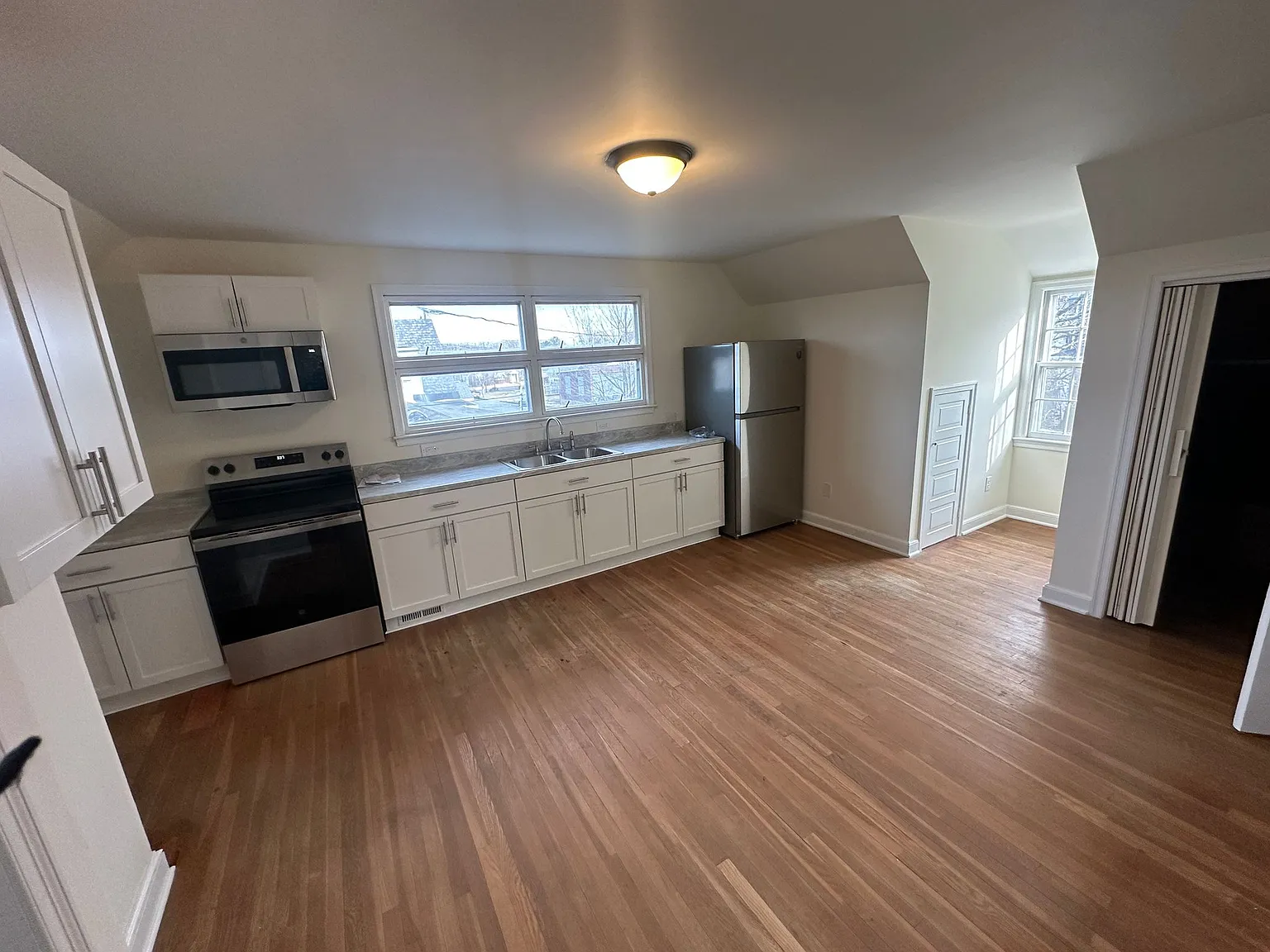 1 bed, 1185 sqft, $1,650 — Photo 3