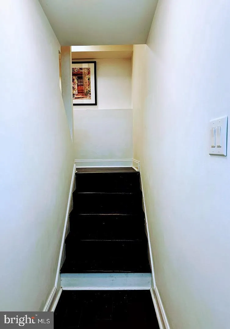 2 bed, 1.5 bath, 951 sqft, $1,650 — Photo 4