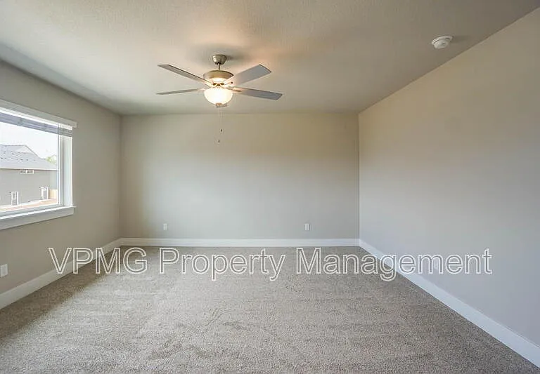 2347 E Otter Loop — Photo 28