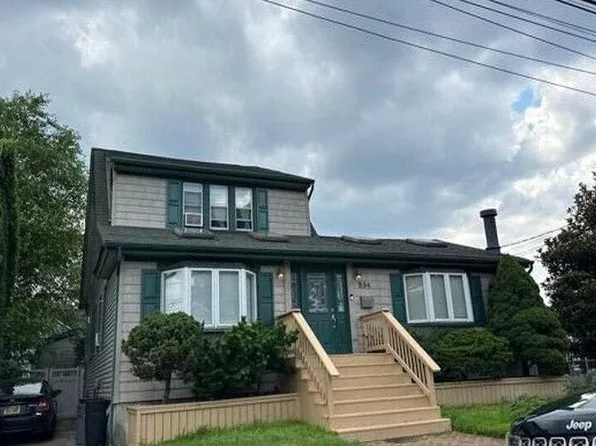234 Miller Ave, Freeport, NY 11520