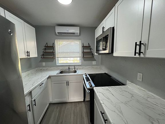 4th image of 351 Avenue N NE #2