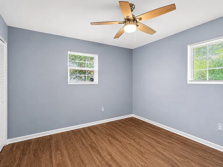 1621 Cloverdale Dr — Photo 20