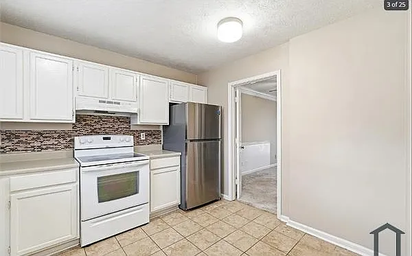 136 Sterling Ct — Photo 19