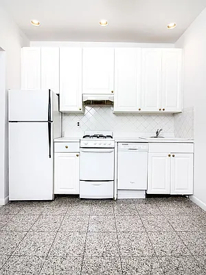 Rented by Keller Williams NYC | media 14