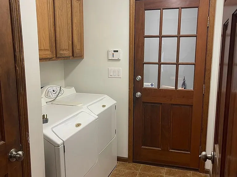 609 Georgetown Cir — Photo 36