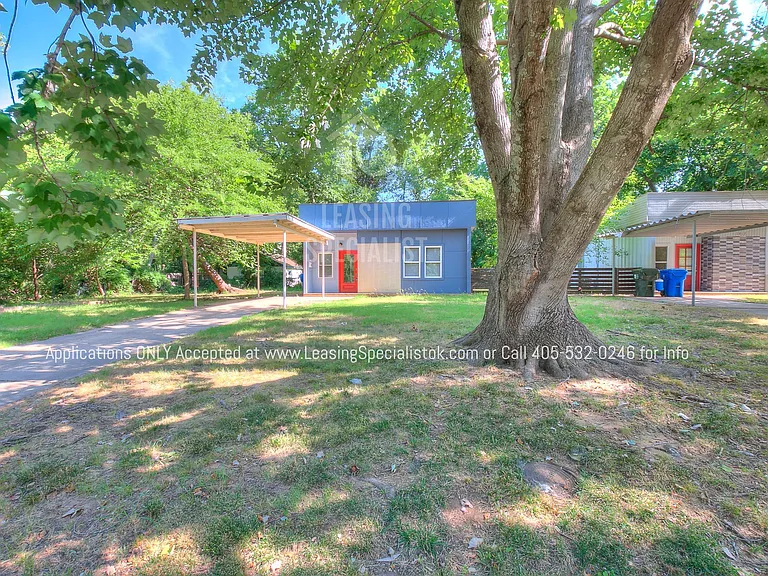 1025 Parsons St — Photo 4