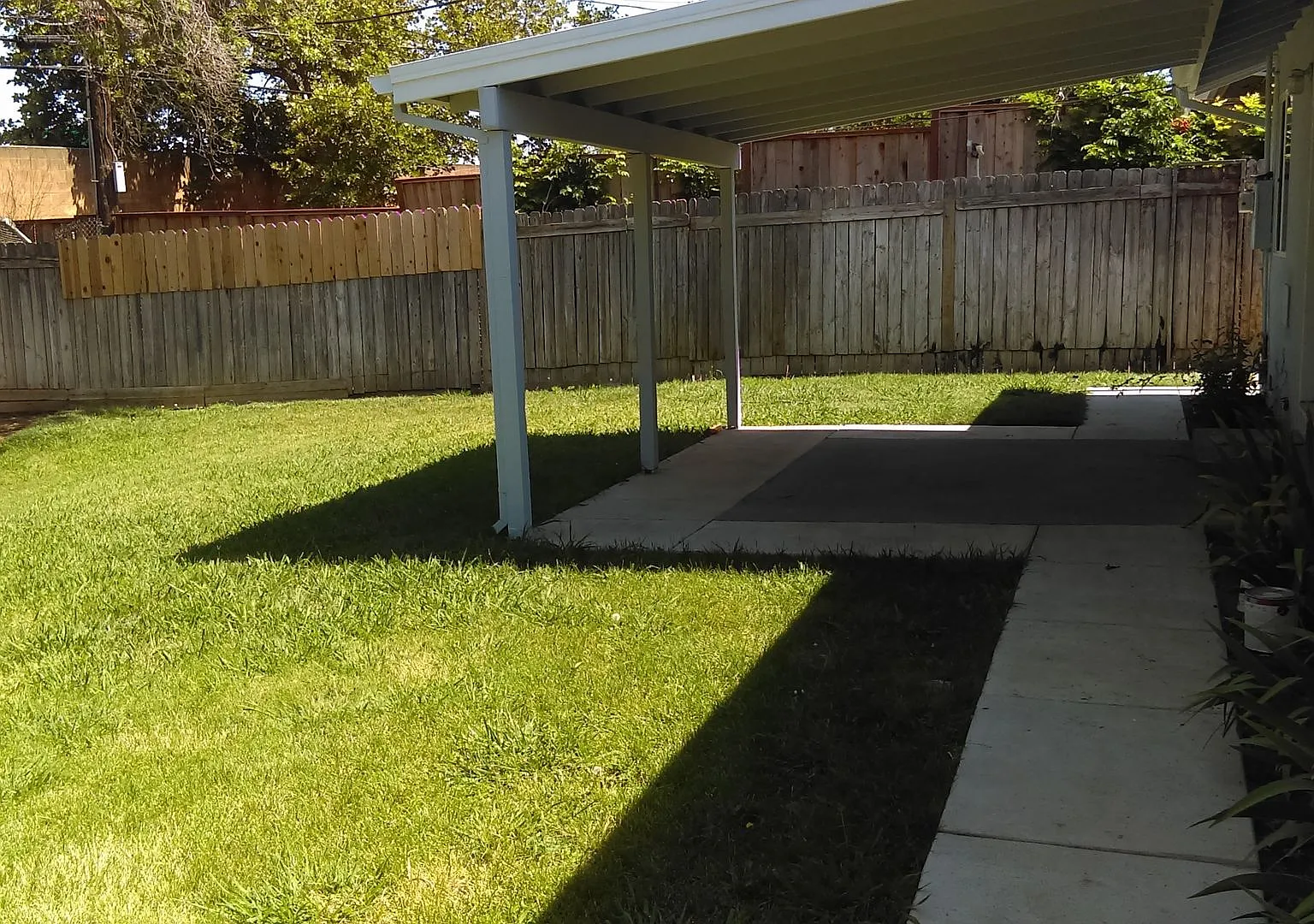 Nice & Clean 3 Bedroom 2 Bath Sacramento Home — Photo 2