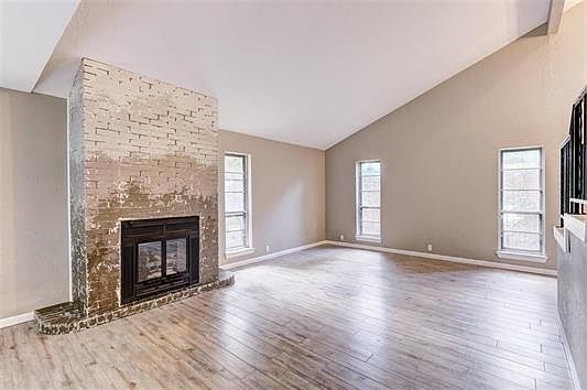 4th image of 3020 NE Kingsbriar Dr
