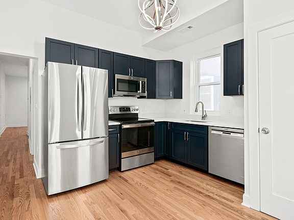 4th image of 3007 11th St NW Room 1