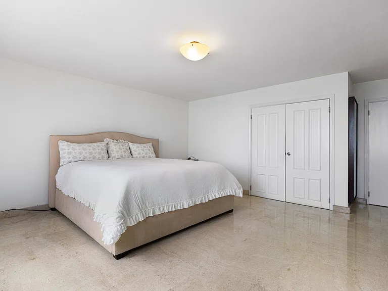 54 Kings Ct #7A — Photo 16