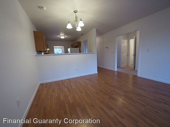 3rd image of 94 Charleston Ct #3940852
