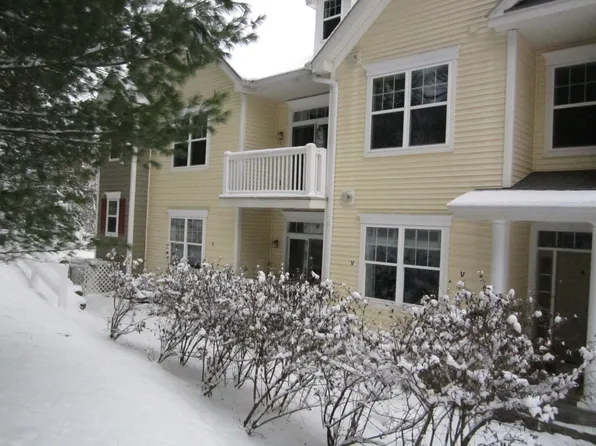 652 Pearl St, Essex Junction, VT 05452