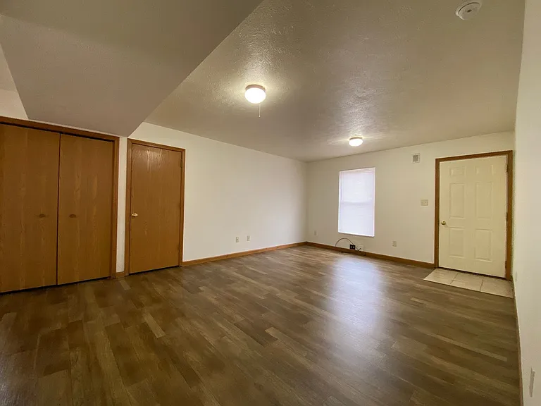 275 Woodridge Ct — Photo 27
